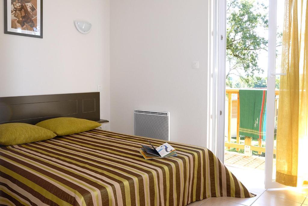 Madame Vacances - Residence Du Golf D'Armagnac Eauze Rom bilde