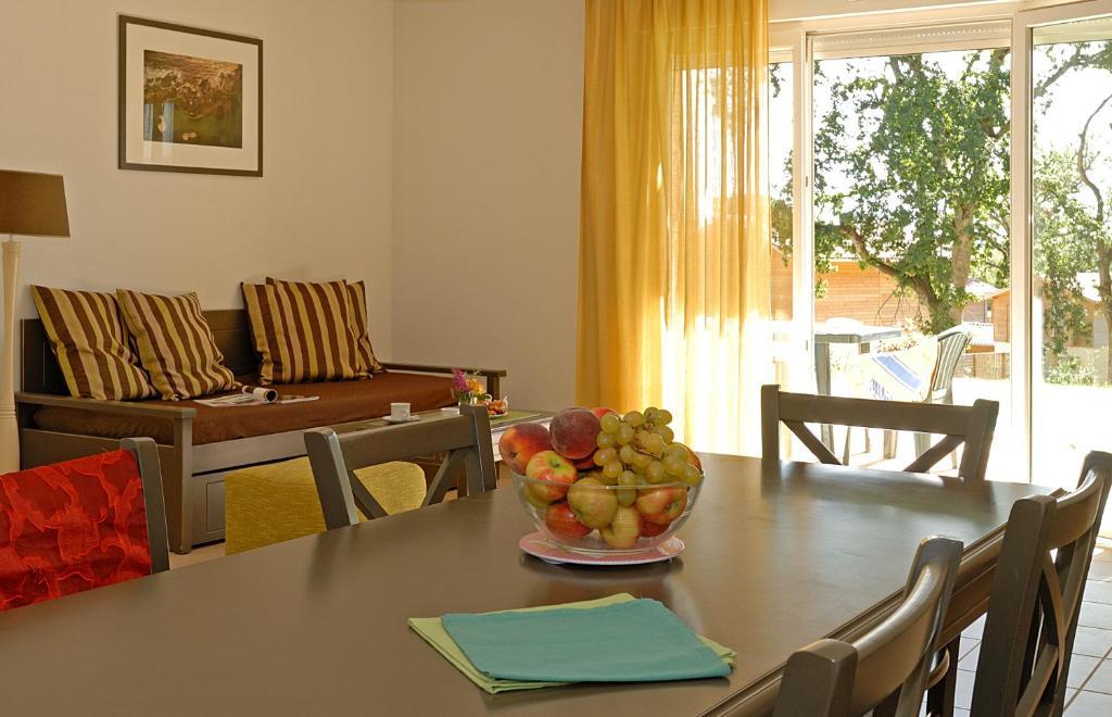 Madame Vacances - Residence Du Golf D'Armagnac Eauze Rom bilde